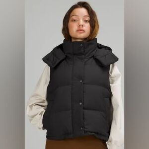 Lululemon black cropped puffy vest size 4